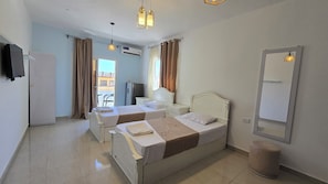 Comfort Studio, Patio | Desk, laptop workspace, soundproofing, free WiFi - Manzzel Dahab Hostel (Dahab)