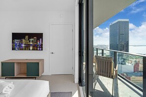 1 habitación, tabla de planchar con plancha, wifi y ropa de cama 