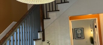 Cozy 3-bedroom house in Green Bay. Near Lambeau Field and Broadway District.