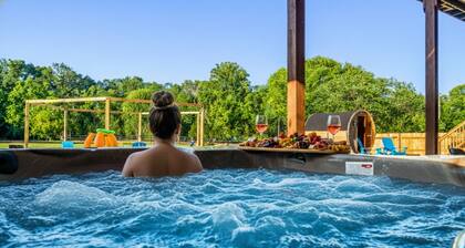 Creekside Oasis w/ Hot Tub Sauna Themed Spaces Luxe Amenities