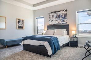 6 bedrooms, travel crib, WiFi, bed sheets