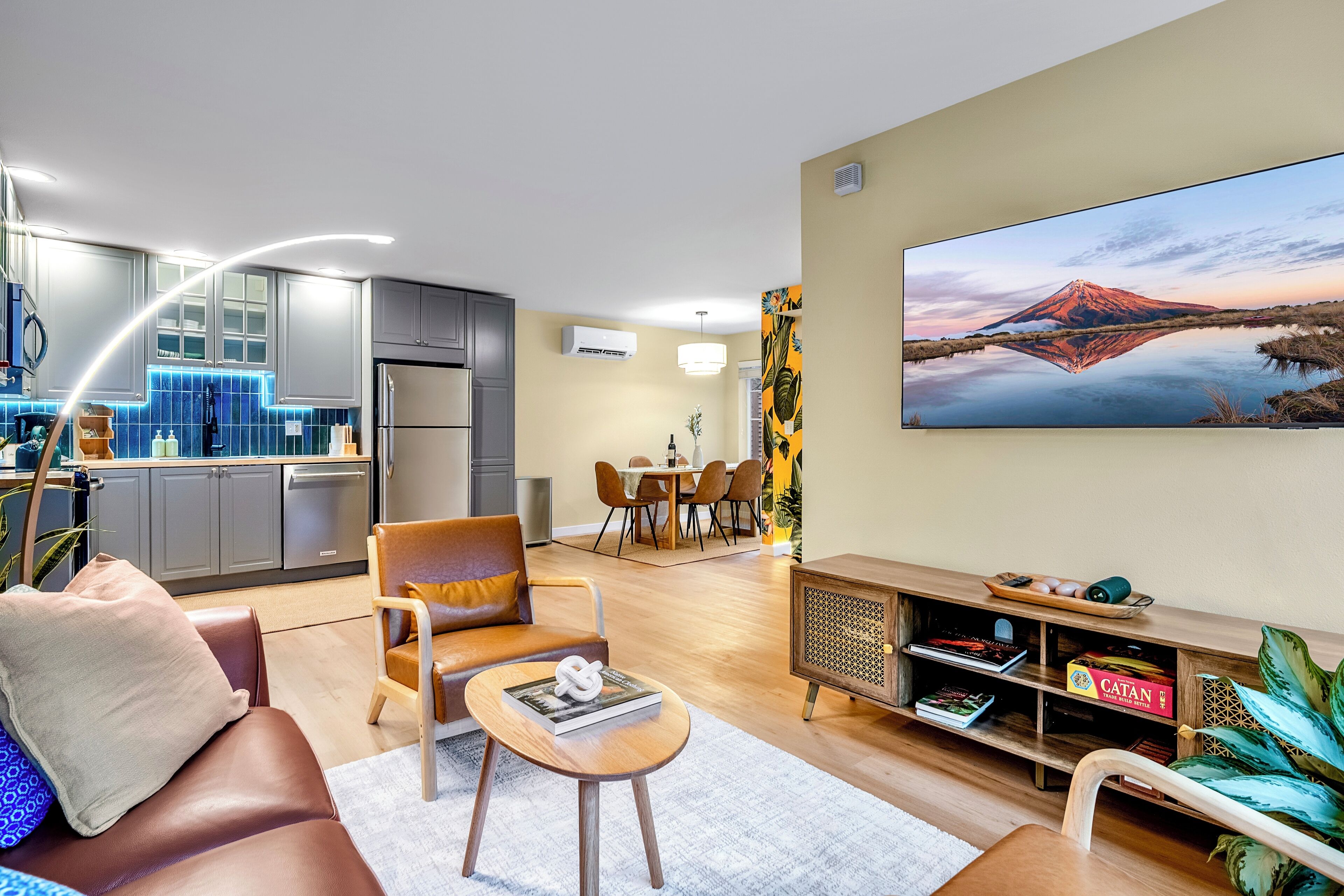Smart TV, books