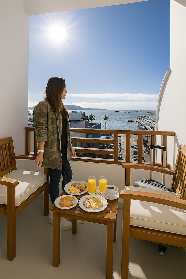 Luxury Room, Sea View | Laptop workspace, blackout curtains, soundproofing, free WiFi