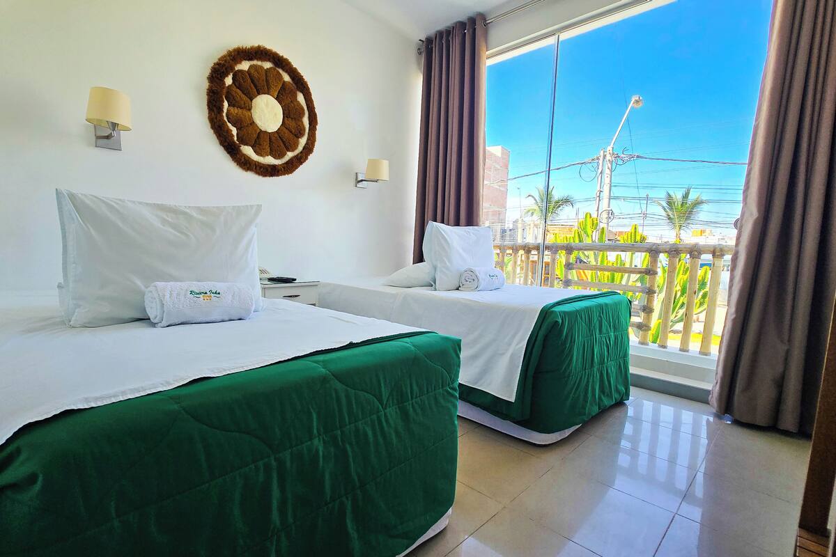 Comfort Twin Room | Laptop workspace, blackout drapes, soundproofing, WiFi (free)