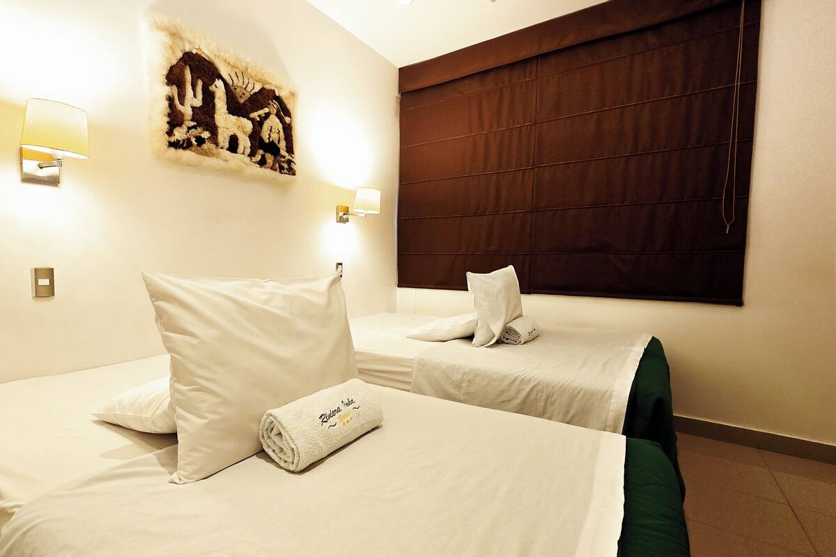 Comfort Triple Room | Laptop workspace, blackout drapes, soundproofing, WiFi (free)