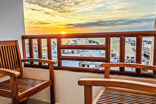 Luxury Room, Sea View | Laptop workspace, blackout drapes, soundproofing, free WiFi