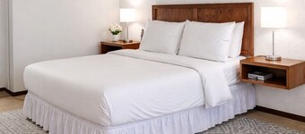 Maple Creek Motor Inn