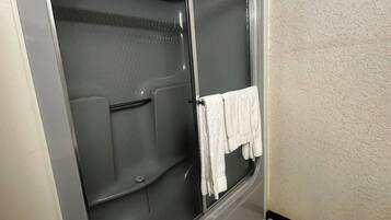 Standard Single Room, 1 Queen Bed, Non Smoking | Bathroom