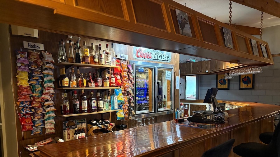 Maple Creek Motor Inn