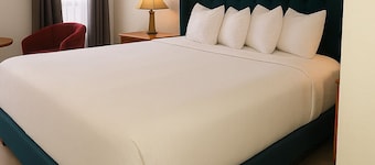 Maple Creek Motor Inn