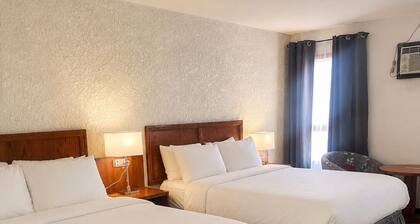 Maple Creek Motor Inn