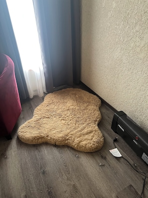 Pet-friendly amenities - Maple Creek Motor Inn (Maple Creek)