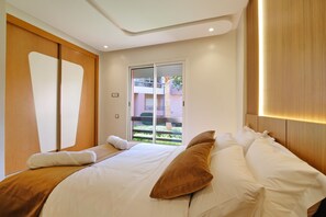 2 chambres, fer et planche à repasser, accès à Internet