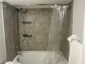 風筒、提供毛巾、番梘、洗頭水
