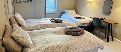 2 habitaciones, tabla de planchar con plancha y wifi gratis