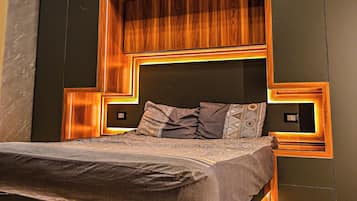 2 Schlafzimmer, Bügeleisen/Bügelbrett