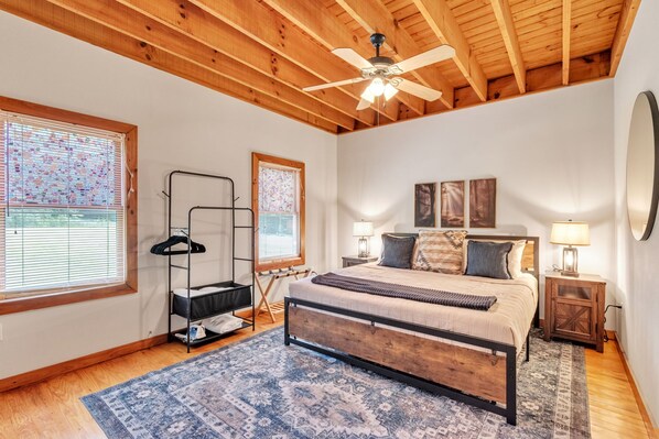 2 soverom, strykejern/-brett, wi-fi og sengetøy