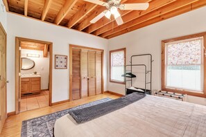 2 habitaciones, tabla de planchar con plancha, wifi y ropa de cama 