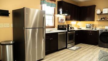 Réfrigérateur, four, plaque de cuisson, lave-vaisselle