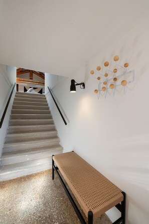 Interior - Stylish Top Floor with Panoramic Terrace in Dorsoduro (Venecia)