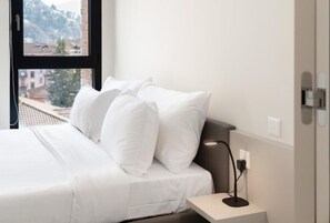 2 chambres, fer et planche à repasser, Wi-Fi, draps fournis