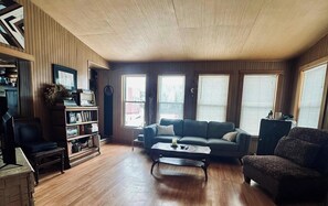 Télévision, cheminée