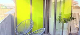 Enjoy the local vibe & city surroundings + parking. Modern & family friendly.