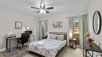 Desk, iron/ironing board, WiFi, bed sheets