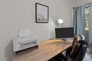 Interior - Go Gators Apartment + PS4 Console! (Gainesville)