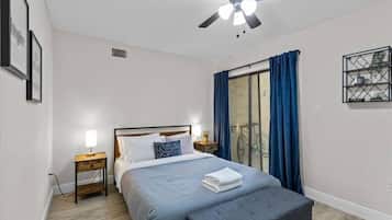 Desk, iron/ironing board, WiFi, bed sheets