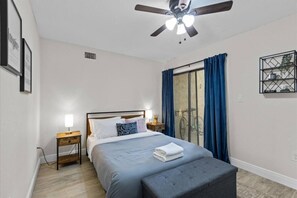 2 chambres, fer et planche à repasser, Wi-Fi, draps fournis