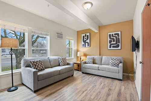 Maple Manor Urban Retreat