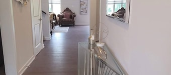 Near Port Dover/Turkey Point Furnished 5BR House