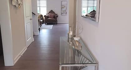 Near Port Dover/Turkey Point Furnished 5BR House