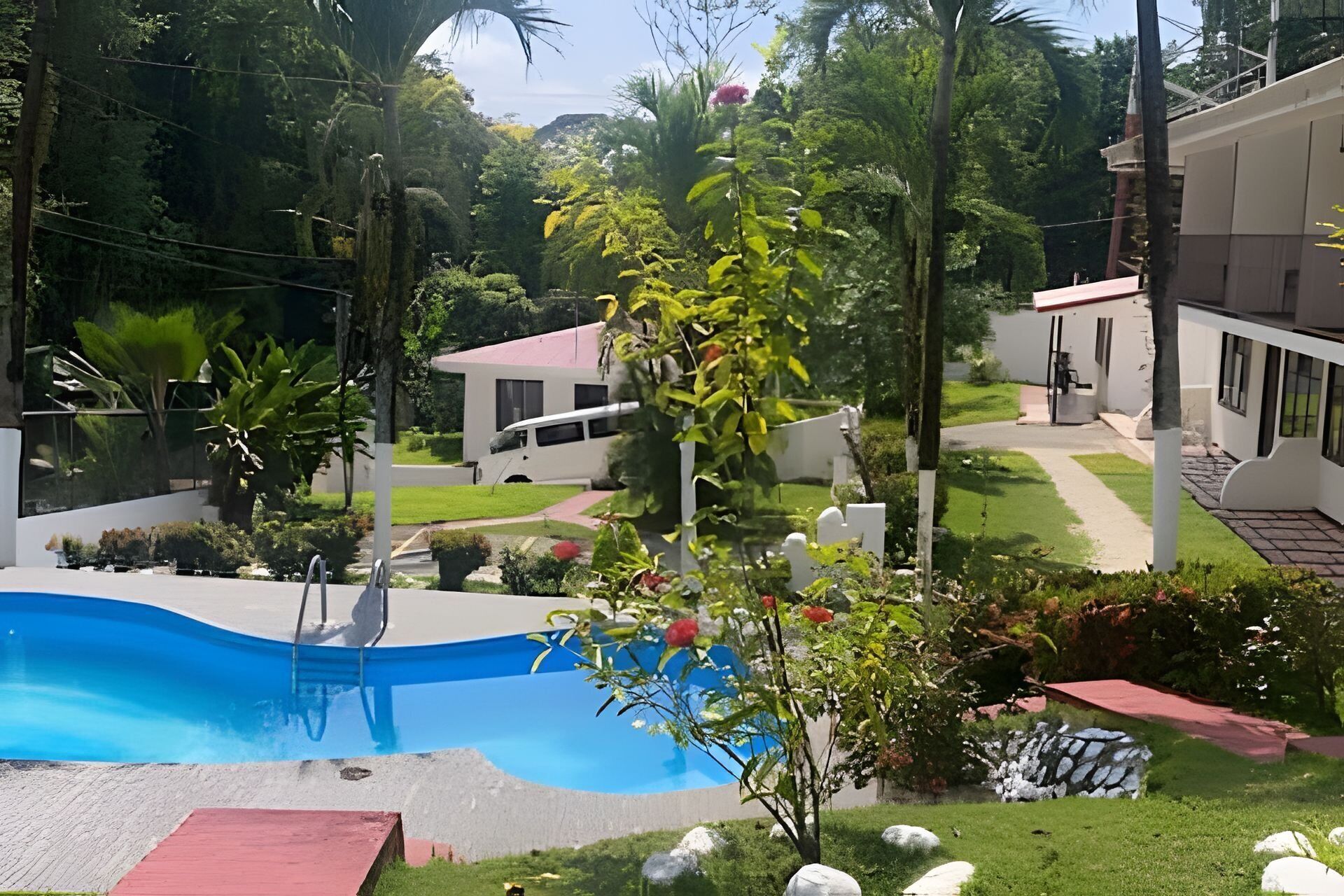 حمّام سباحة خارجي