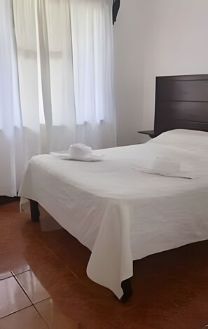 Family Apartment | 2 bedrooms, laptop workspace, iron/ironing board, free WiFi - VILLA PRADA FAMILIAR (Quepos)