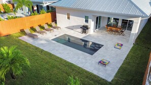 屋外プール、温水プール