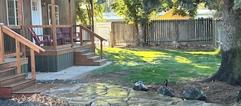 Cozy bungalow located 20 minutes from Lake Roosevelt in Wilbur, WA