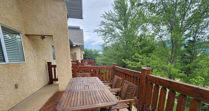 Riverside Way by Fernie Lodging Company