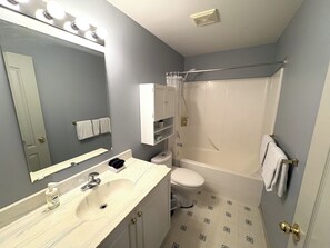 Sıra Ev | Banyo | Duş/küvet kombinasyonu, havlu
