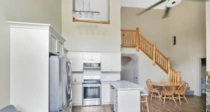 Riverside Way by Fernie Lodging Company