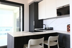 Kühlschrank, Geschirrspüler