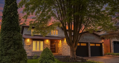 Your Dream Stay– Luxury Duplex 3BR Detached House in Prime Location