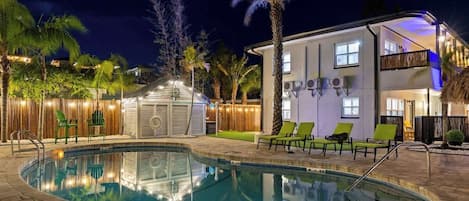 Outdoor pool, a heated pool