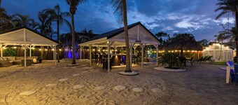 Clearwater Beach Entire Private Resort! SALT Heated Pool! Sleeps 30 Comfortably!