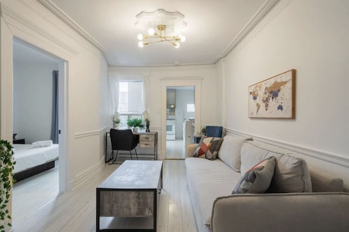 The Griffin Grand | 4BR Luxury Urban Escape