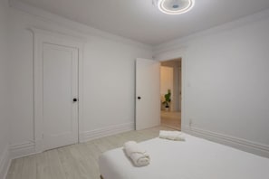 4 chambres, bureau, fer et planche à repasser, accès au Wi-Fi (inclus)