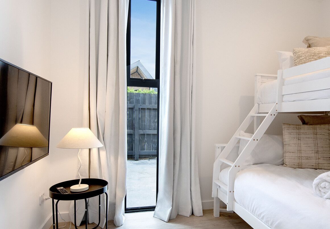 4 bedrooms, desk, iron/ironing board, free WiFi