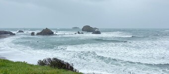 Pacific Dream-512-walking distance to beach!