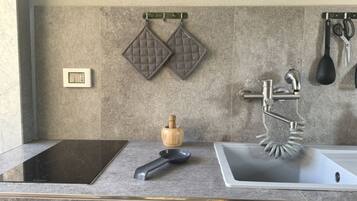 Réfrigérateur, four, lave-vaisselle